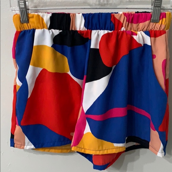 Shorts - Picture 2 of 3